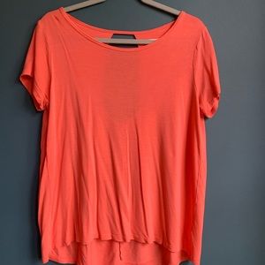 Women’s Medium Coral Flowy Top